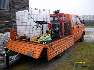 Unser Fahrzeug m. Wassertank und Motor Hochdruckreiniger